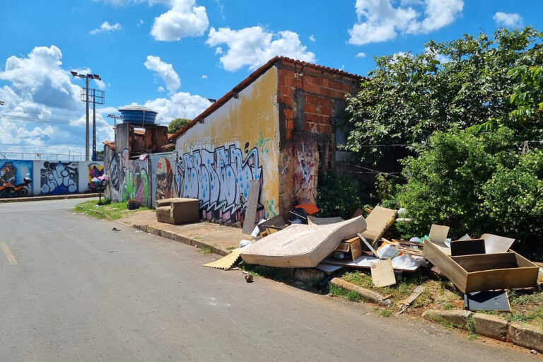lixo e entulho