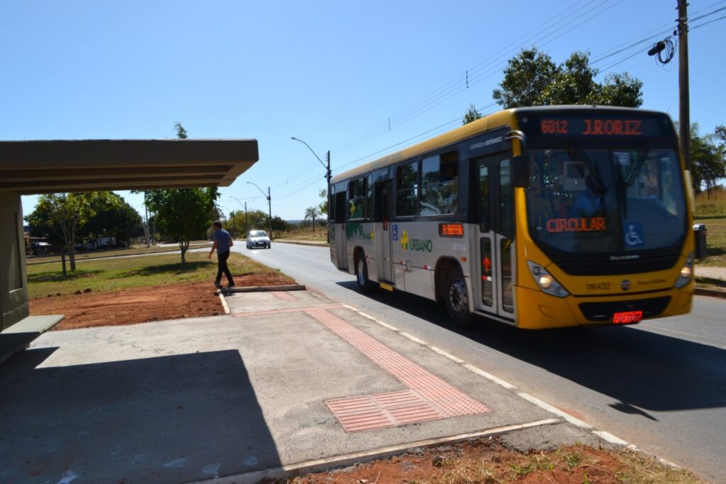 linha de ônibus, ônibus