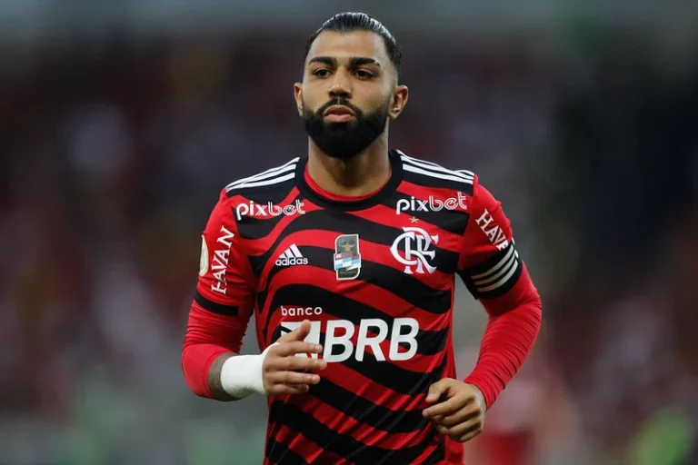 Gabigol-em-jogo-do-Flamengo-contra-o-Athletico-PR-pelo-Brasileirao