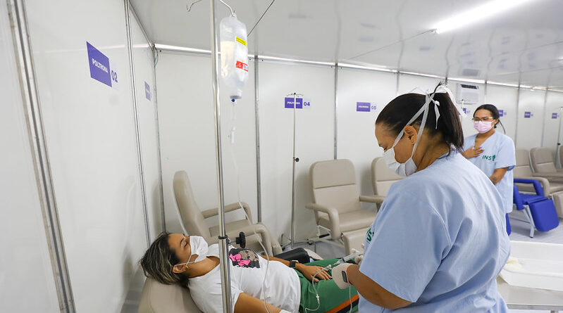 As tendas de acolhimento funcionam com estrutura semelhante à dos hospitais de campanha e estão estrategicamente posicionadas próximo a hospitais regulares, UPAs e UBSs | Foto: Joel Rodrigues/ Agência Brasília