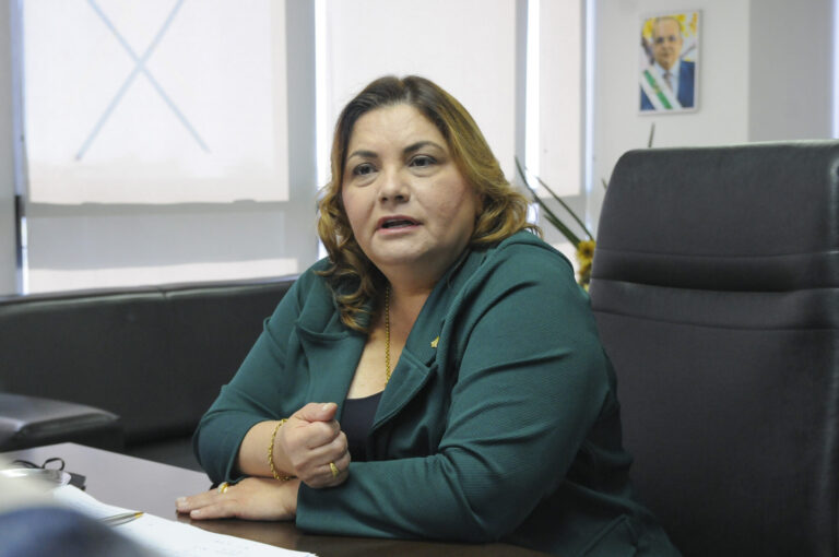 Secretária