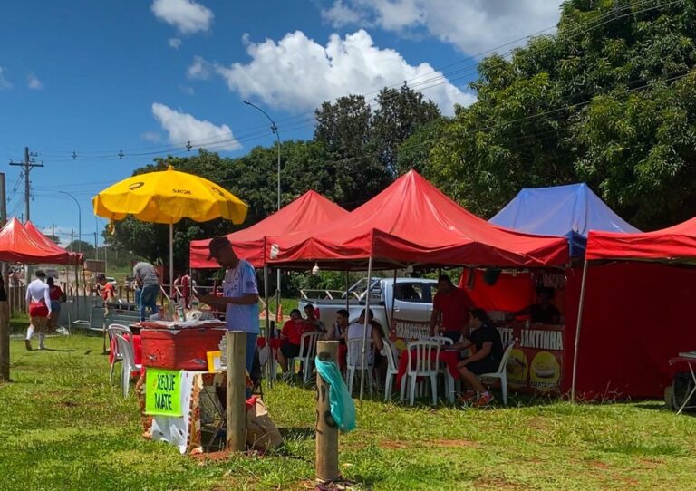 ambulantes em praça pública